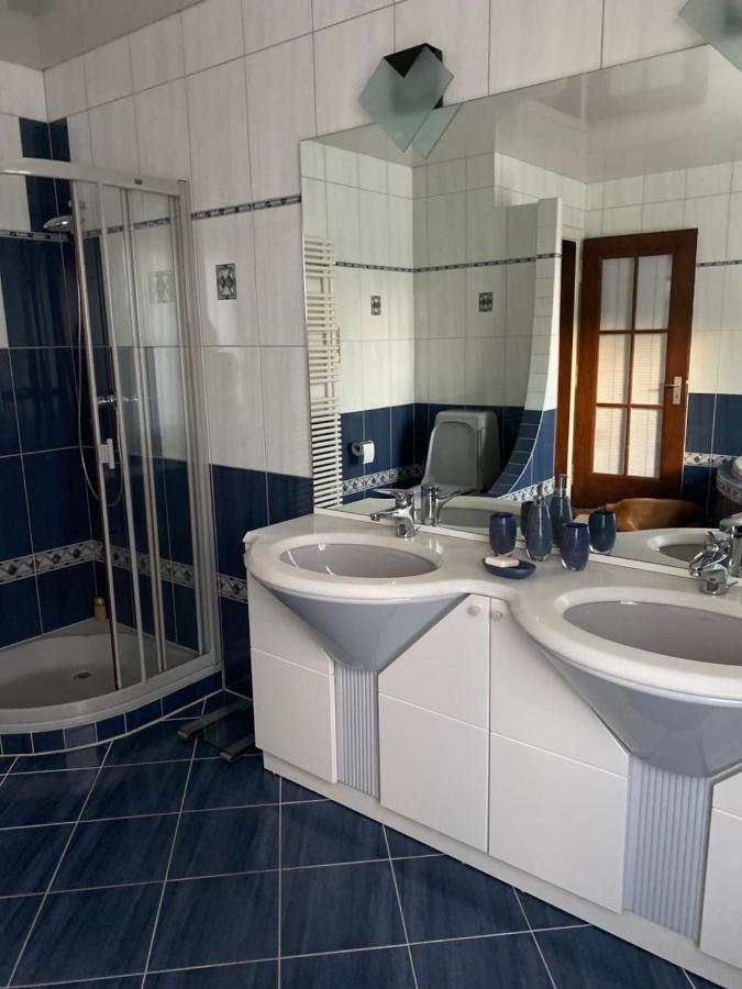 La Maison Du Petit Bonheur Moutier Экстерьер фото